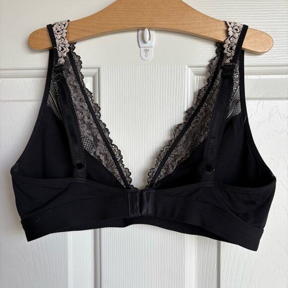 Wacoal Embrace Lace Soft Cup Wireless Bra in Black and White - Picture 3 of 4